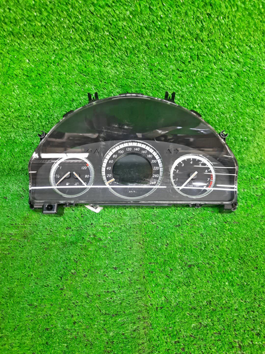 Спидометр MERCEDES-BENZ C-Class W204 A2045403648 1 ракурс