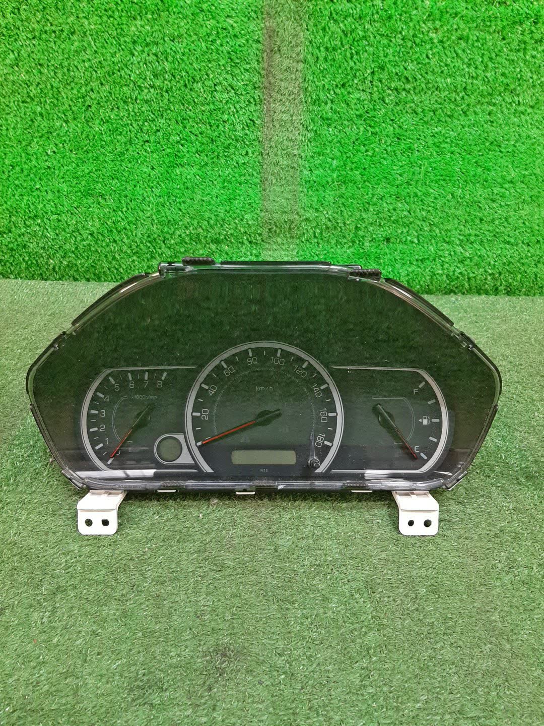 Спидометр TOYOTA VOXY ZWR80G 2ZR-FXE 83800-28L90 1 ракурс