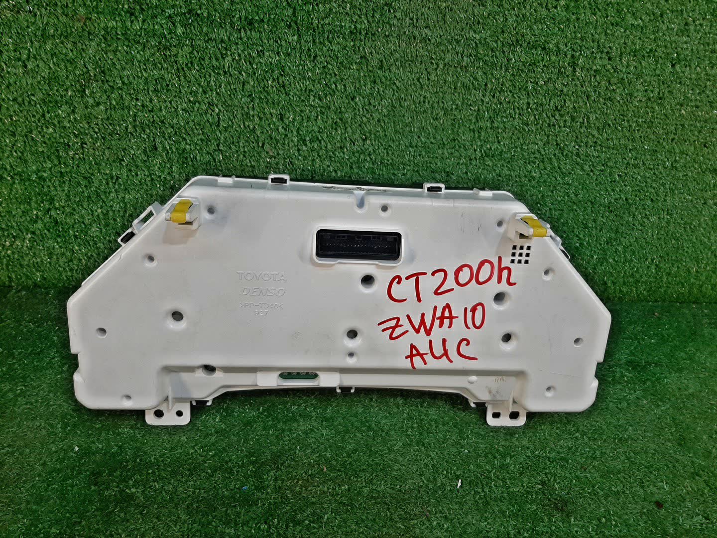Спидометр LEXUS CT200H ZWA10 83800-76070 2 ракурс Спидометр LEXUS CT200H ZWA10 83800-76070 2 ракурс