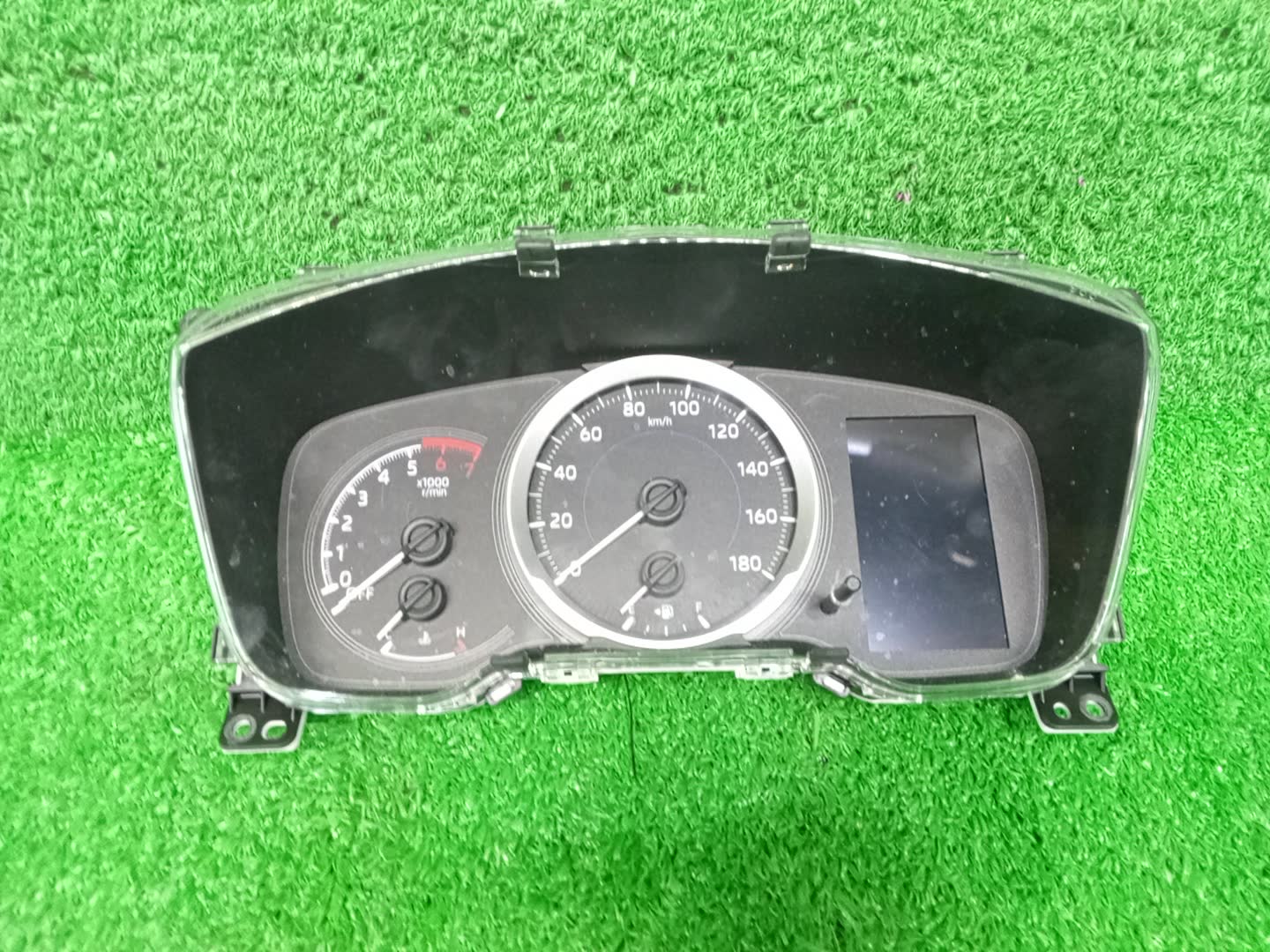Спидометр TOYOTA COROLLA ZWE211 2ZR-FXE 83800-1AP51 1 ракурс