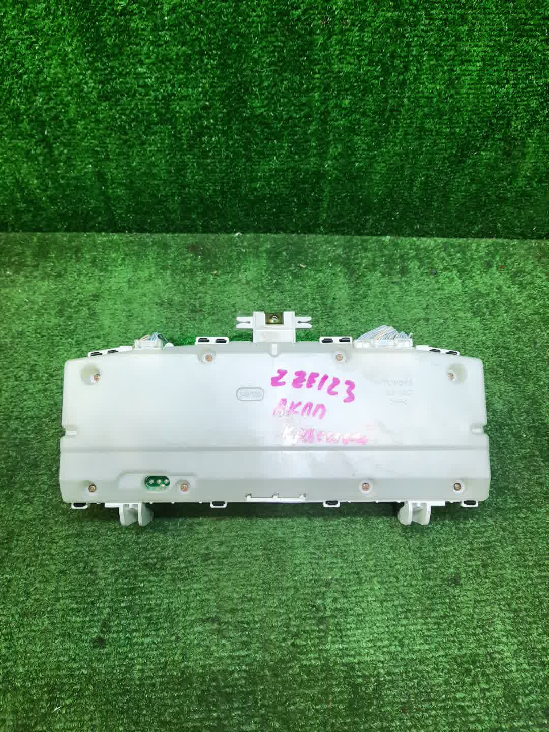 Спидометр TOYOTA COROLLA FIELDER ZZE123G 83800-1E741 2 ракурс Спидометр TOYOTA COROLLA FIELDER ZZE123G 83800-1E741 2 ракурс