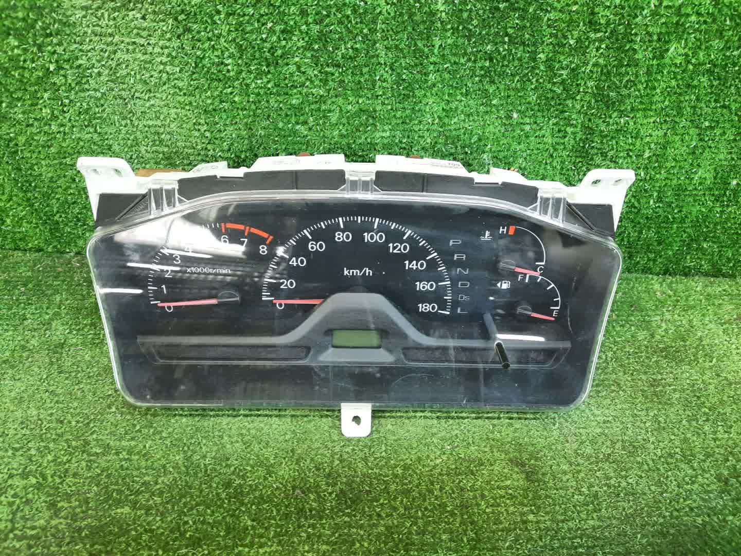 Спидометр MITSUBISHI LANCER CS2W 4G15 MR979709 1 ракурс