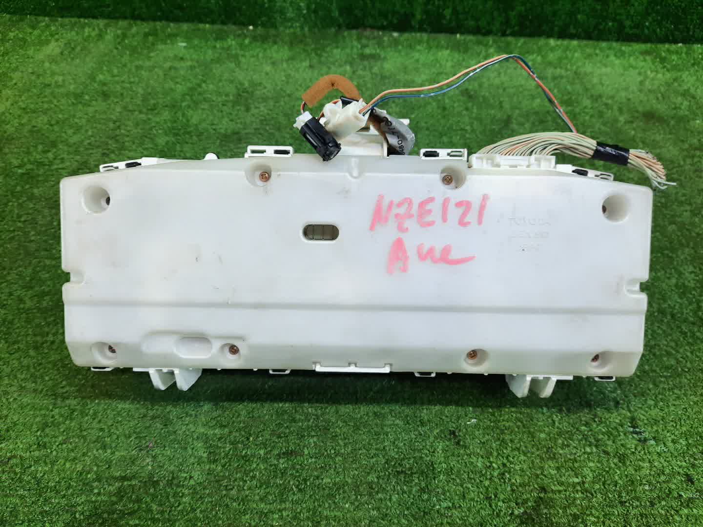Спидометр TOYOTA COROLLA RUNX NZE121 1NZ-FE 83800-1E760 2 ракурс