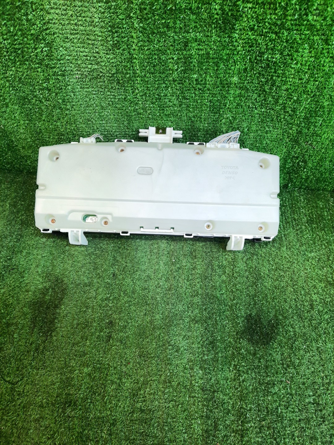 Спидометр TOYOTA COROLLA RUNX ZZE123 2ZZ-GE 83800-1E740 3 ракурс
