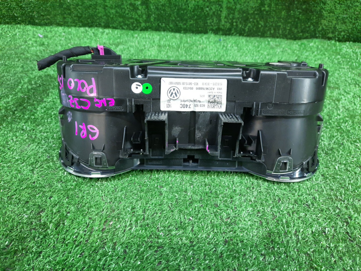Спидометр VOLKSWAGEN POLO 6R1 CGG 6C0920740C 3 ракурс