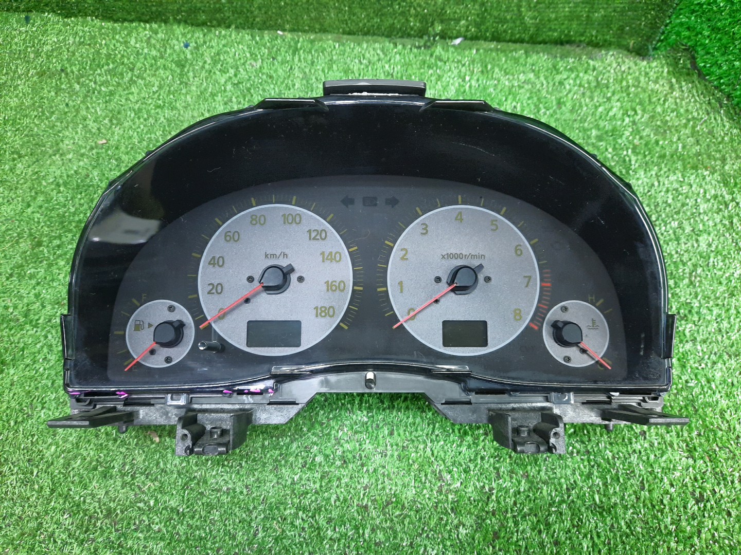 Спидометр NISSAN SKYLINE PV35 VQ35DE 1 ракурс Спидометр NISSAN SKYLINE PV35 VQ35DE 1 ракурс