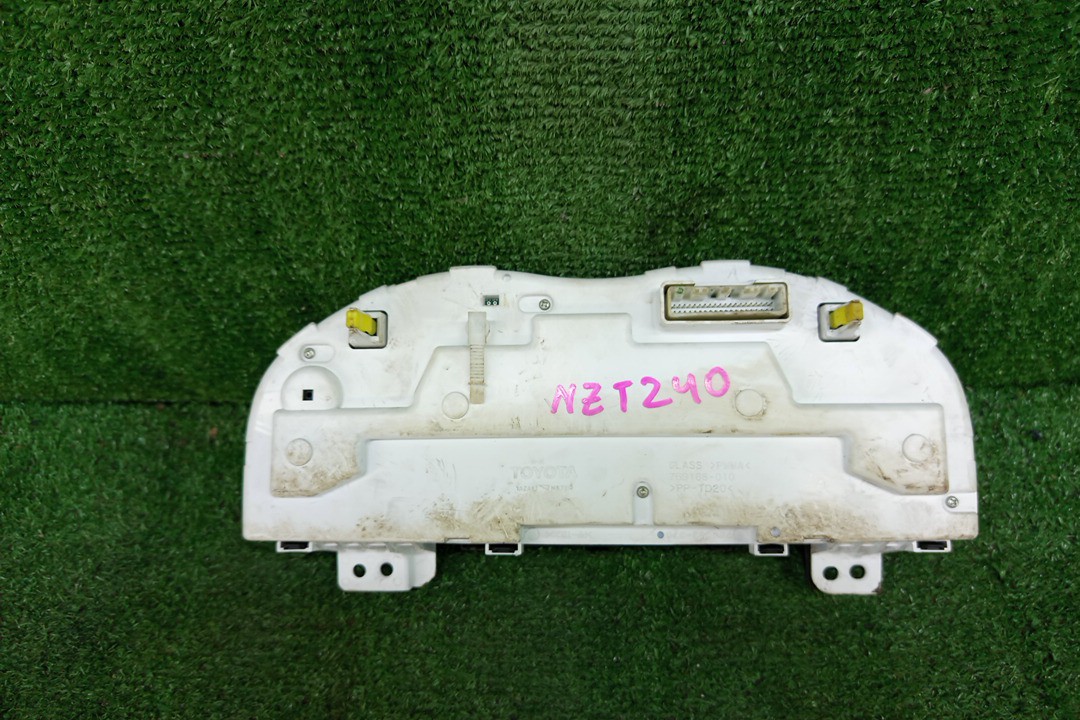 Спидометр TOYOTA PREMIO NZT240 1NZ-FE 83800-2B280 2 ракурс