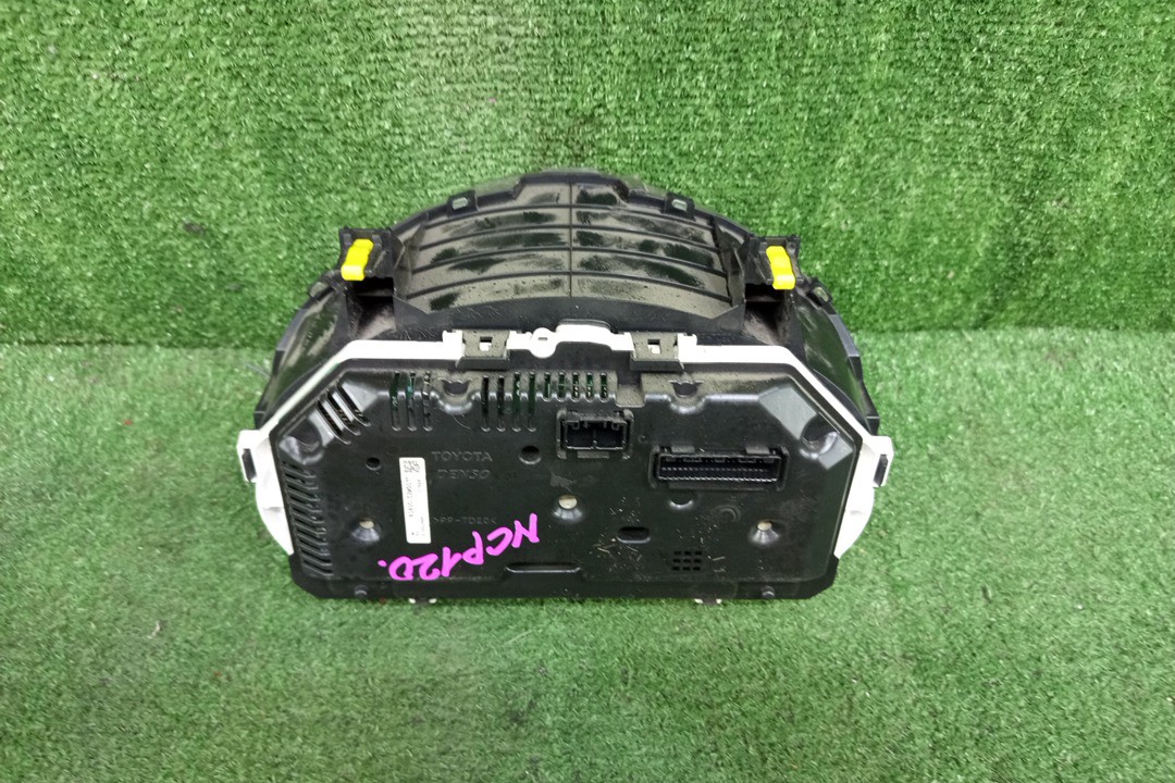 Спидометр TOYOTA RACTIS NCP120 1NZ-FE 83800-52M50 2 ракурс