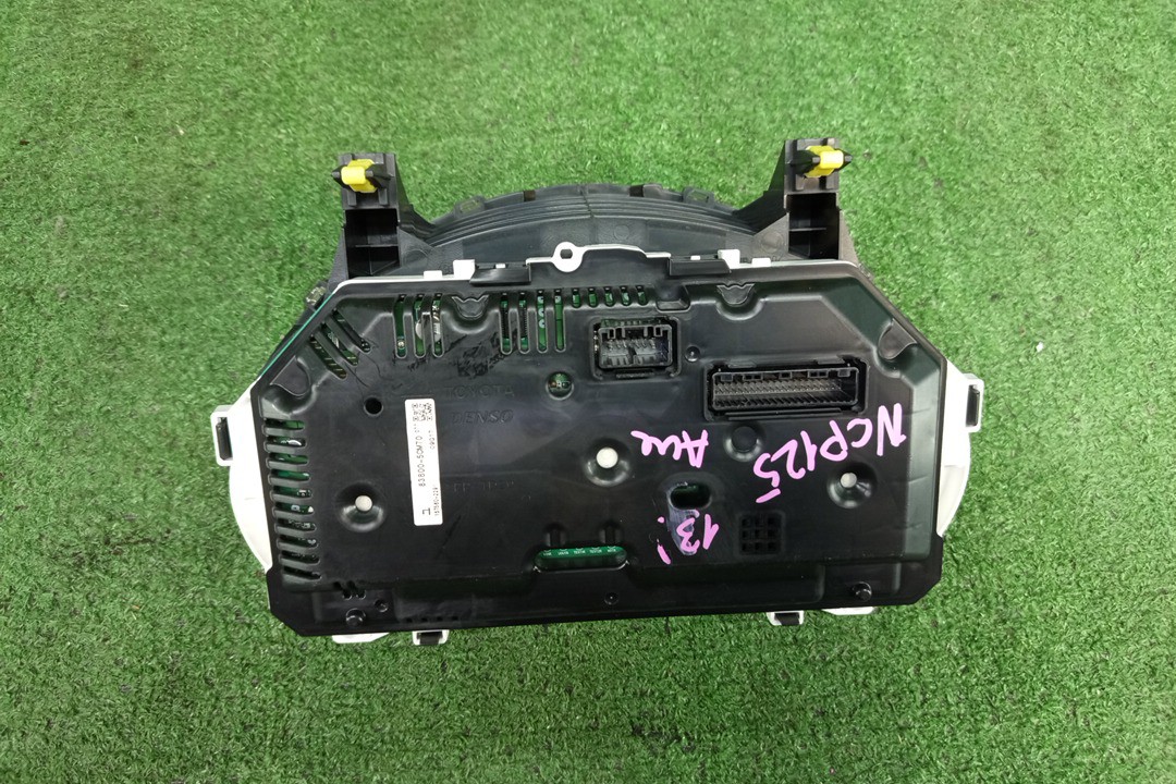 Спидометр TOYOTA RACTIS NCP125 1NZ-FE 83800-5CM70 2 ракурс
