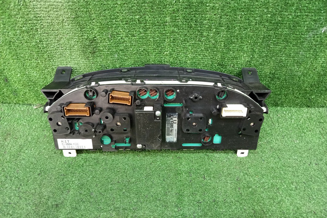 Спидометр NISSAN SERENA TC24 QR20DE 2 ракурс Спидометр NISSAN SERENA TC24 QR20DE 2 ракурс