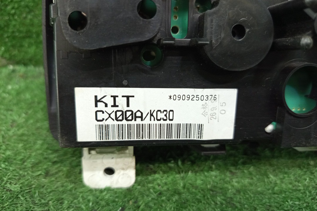 Спидометр NISSAN SERENA TC24 QR20DE 3 ракурс Спидометр NISSAN SERENA TC24 QR20DE 3 ракурс
