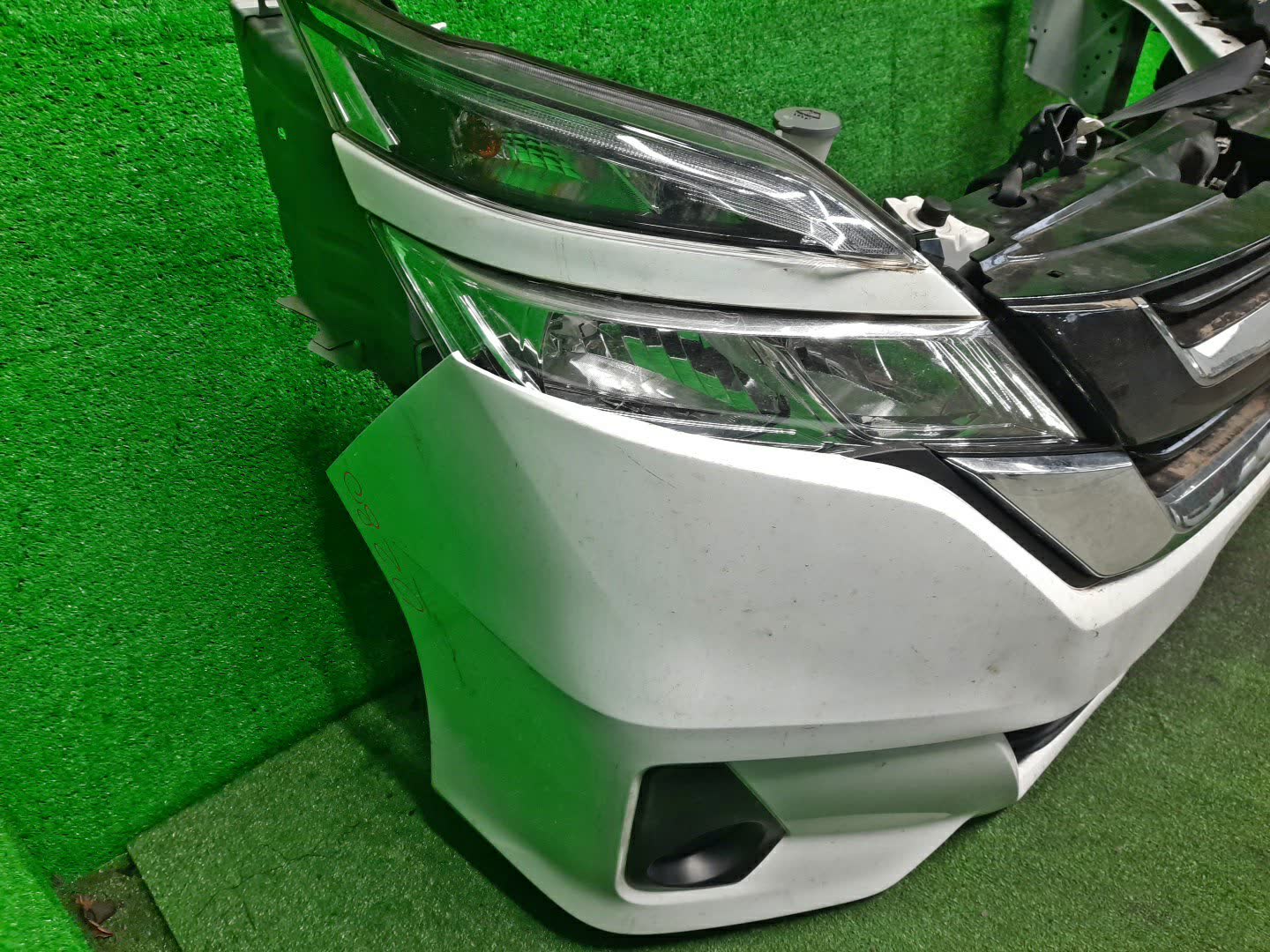 Ноускат NISSAN SERENA C27 MR20DD 0280 3 ракурс