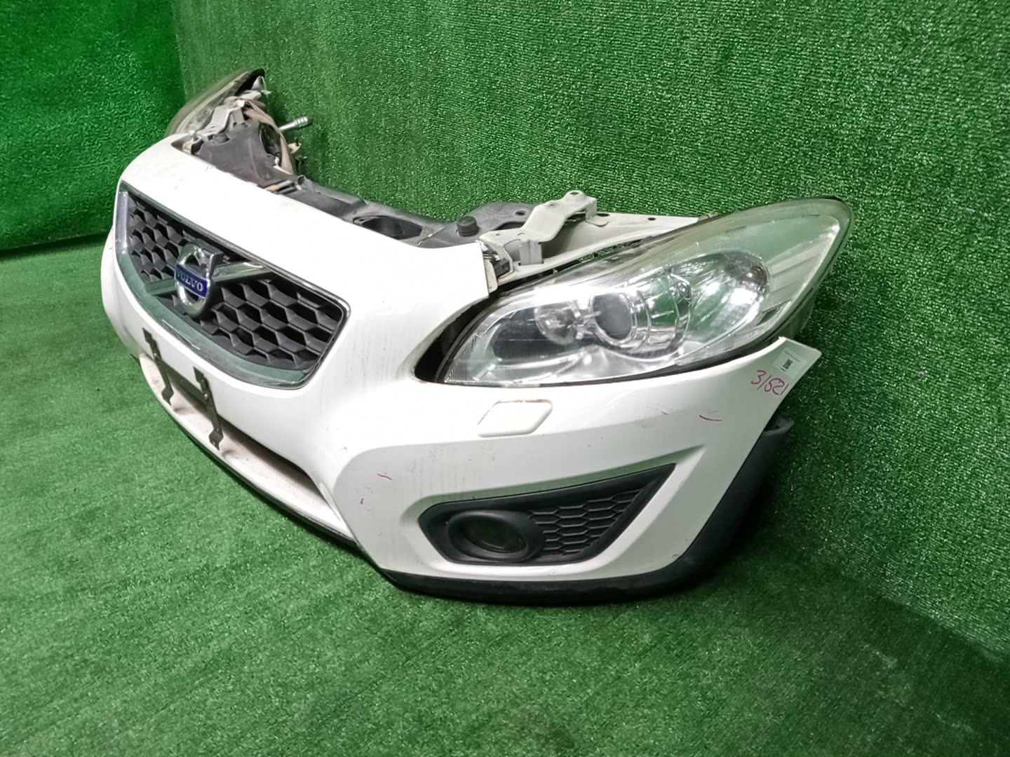Ноускат VOLVO C30 MK43 B4204S3 31521 2 ракурс Ноускат VOLVO C30 MK43 B4204S3 31521 2 ракурс