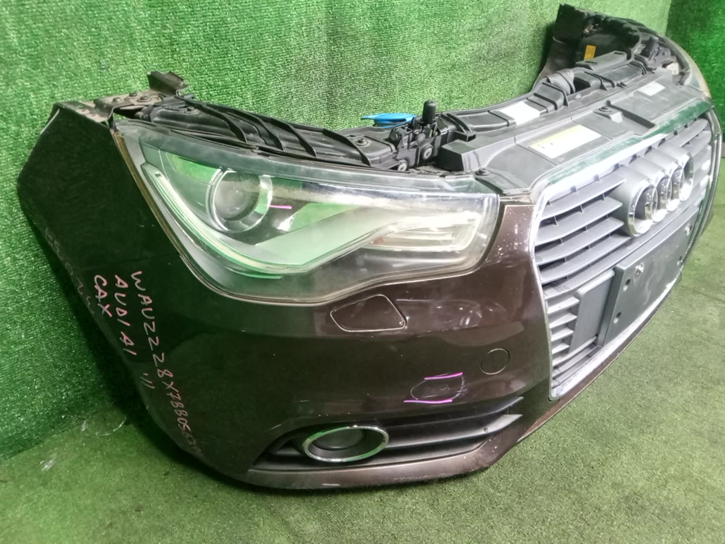 Ноускат AUDI A1 8X1 8X0805594B 3 ракурс Ноускат AUDI A1 8X1 8X0805594B 3 ракурс