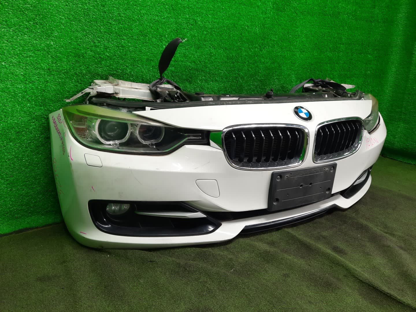Ноускат BMW 320d, 335i, 318d, 325d, 330d, 335d, 316d, 3-Series, 328i, 320i, 316i F30, F31 51647245786 3 ракурс Ноускат BMW 320d, 335i, 318d, 325d, 330d, 335d, 316d, 3-Series, 328i, 320i, 316i F30, F31 51647245786 3 ракурс