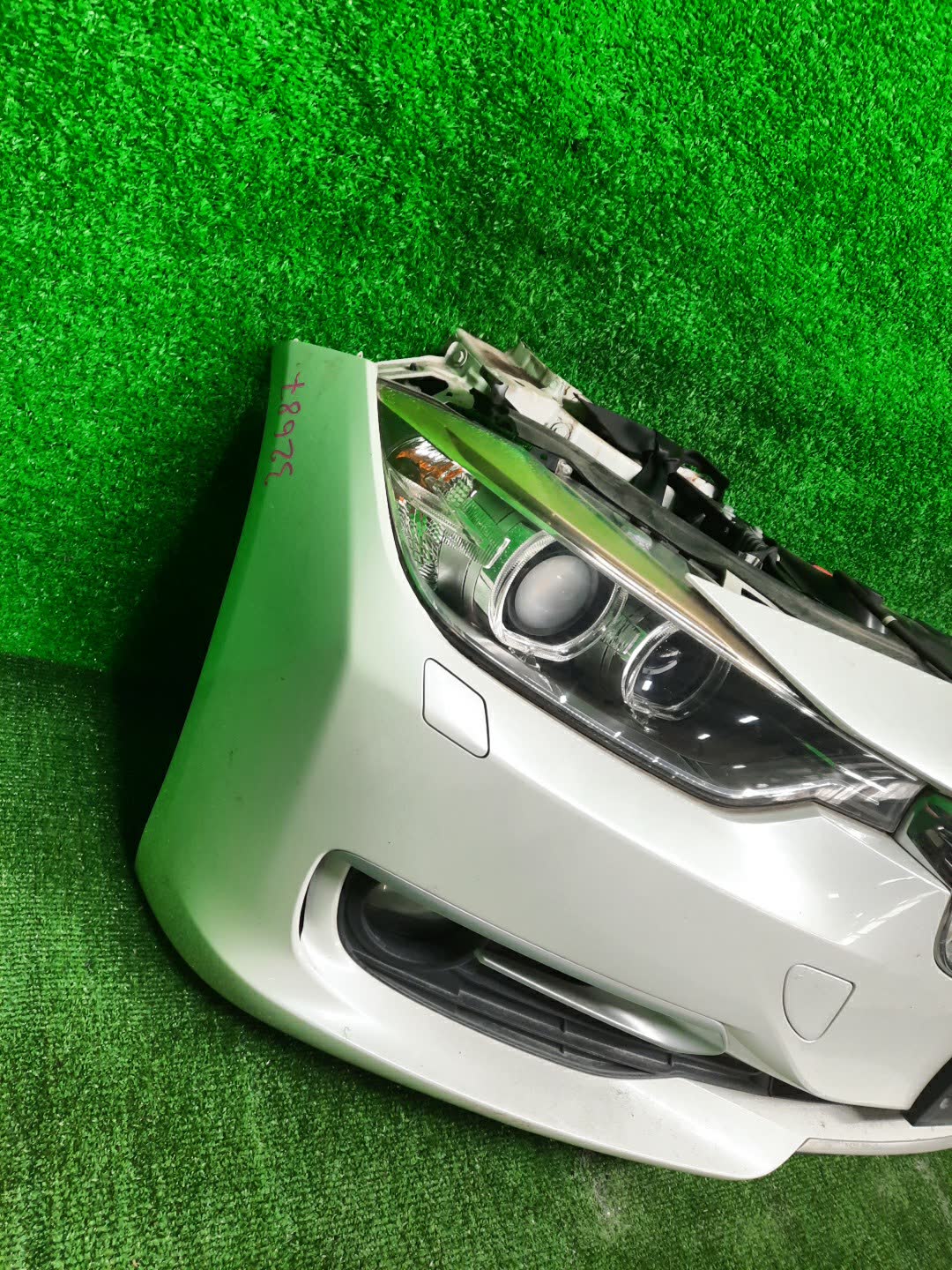 Ноускат BMW 320d, 335i, 318d, 325d, 330d, 335d, 316d, 3-Series, 328i, 320i, 316i F30, F31 51647245786 2 ракурс Ноускат BMW 320d, 335i, 318d, 325d, 330d, 335d, 316d, 3-Series, 328i, 320i, 316i F30, F31 51647245786 2 ракурс