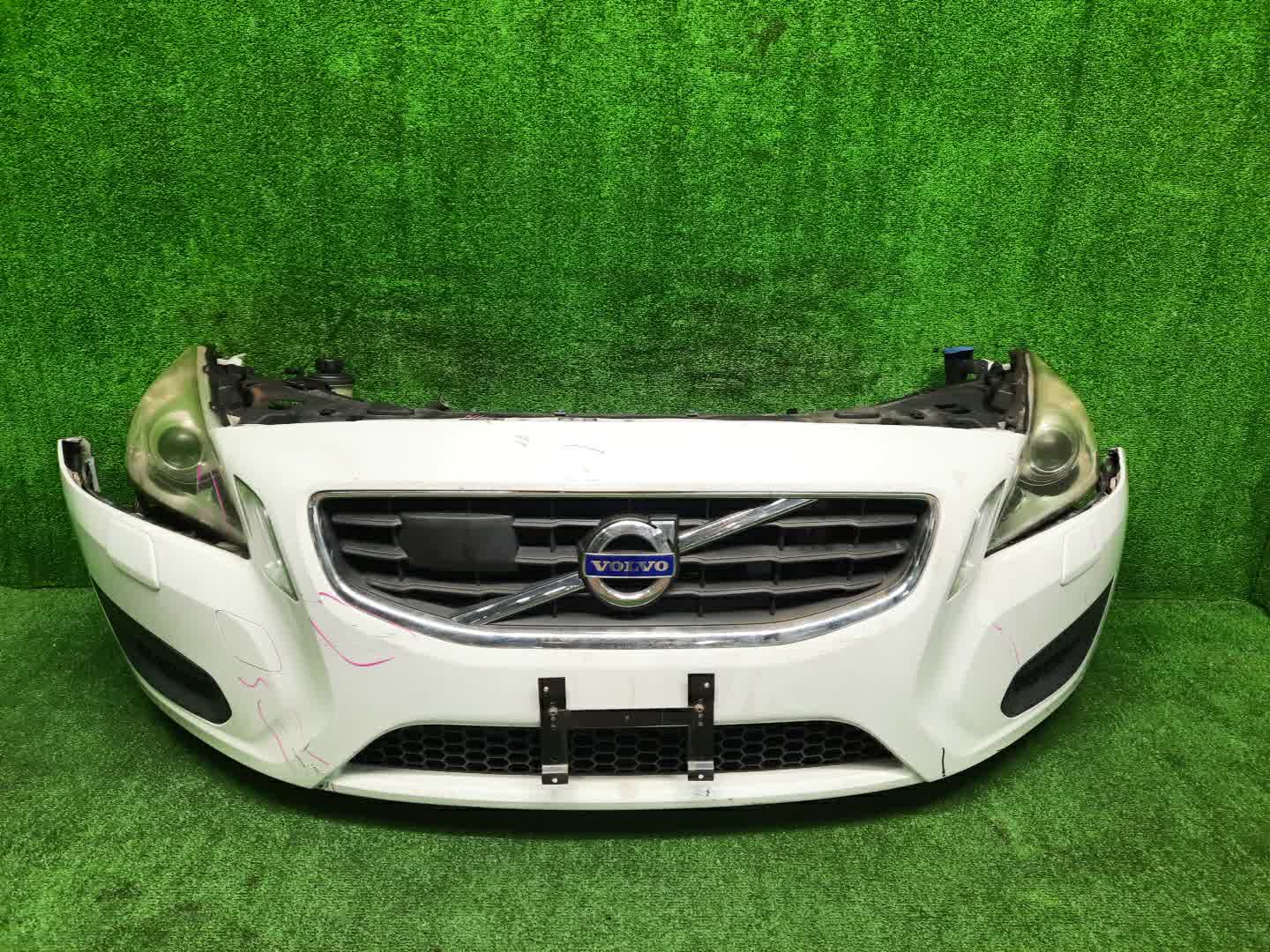 Ноускат VOLVO V60, S60 FW45, FW47, FW, FW52, FW48, FW90, FS44, FS47, FS40, FS45, FS70, FS, Y20, FS48, FS84, FS90 B4164T 1368 1 ракурс