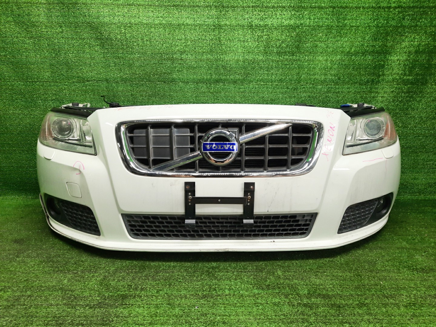 Ноускат VOLVO V70 BW60, BW47, BW40, BW90, BW69, BW71, BW98, BW56, BW48 2017 1 ракурс