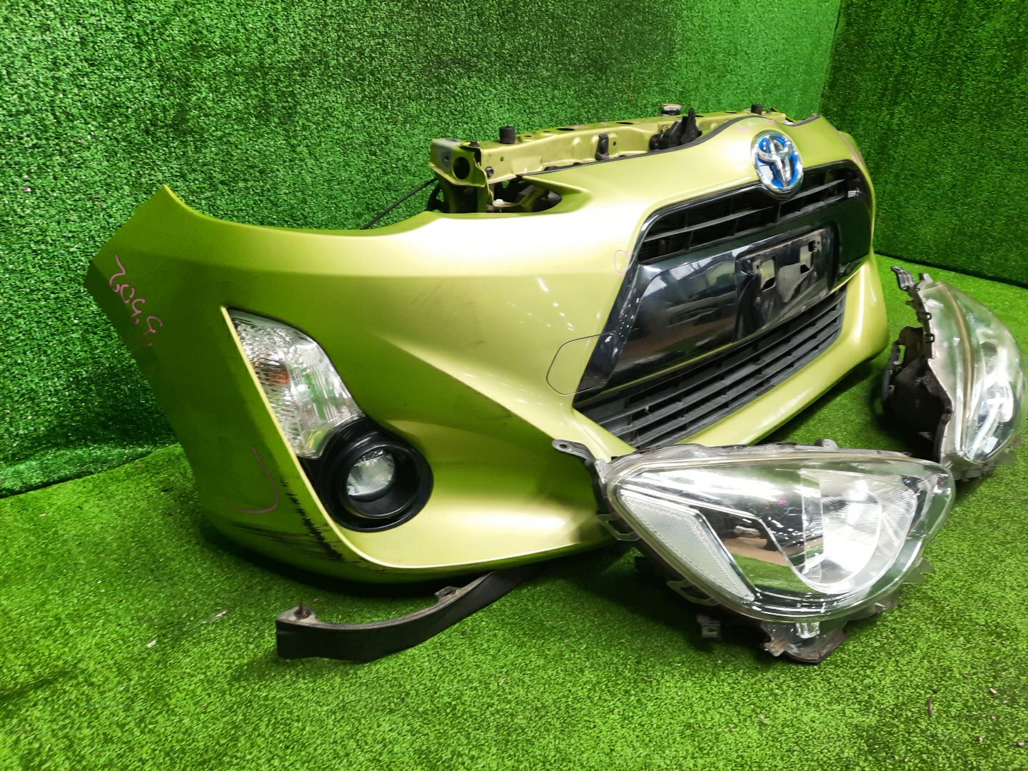 Ноускат TOYOTA AQUA NHP10 1NZ-FXE 3302 2 ракурс