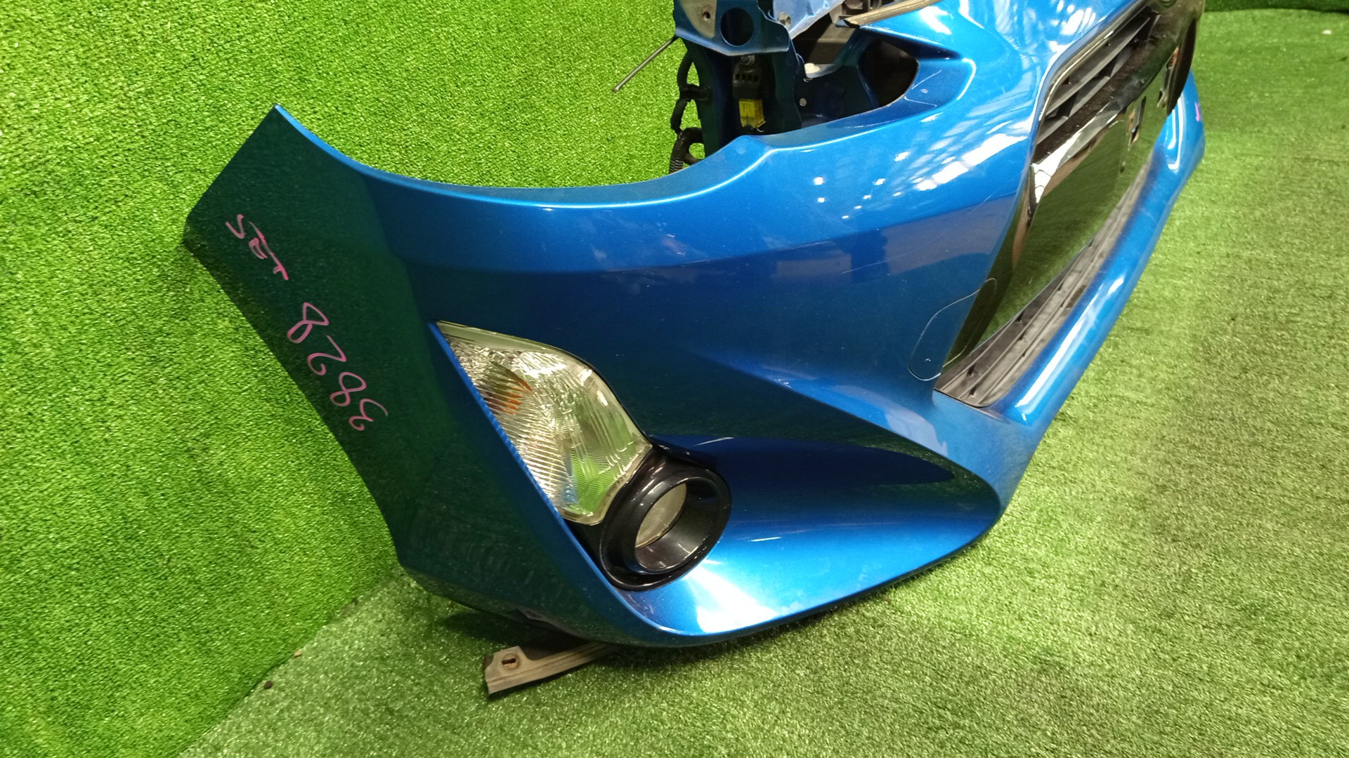 Ноускат TOYOTA AQUA NHP10 1NZ-FXE 3828 5 ракурс