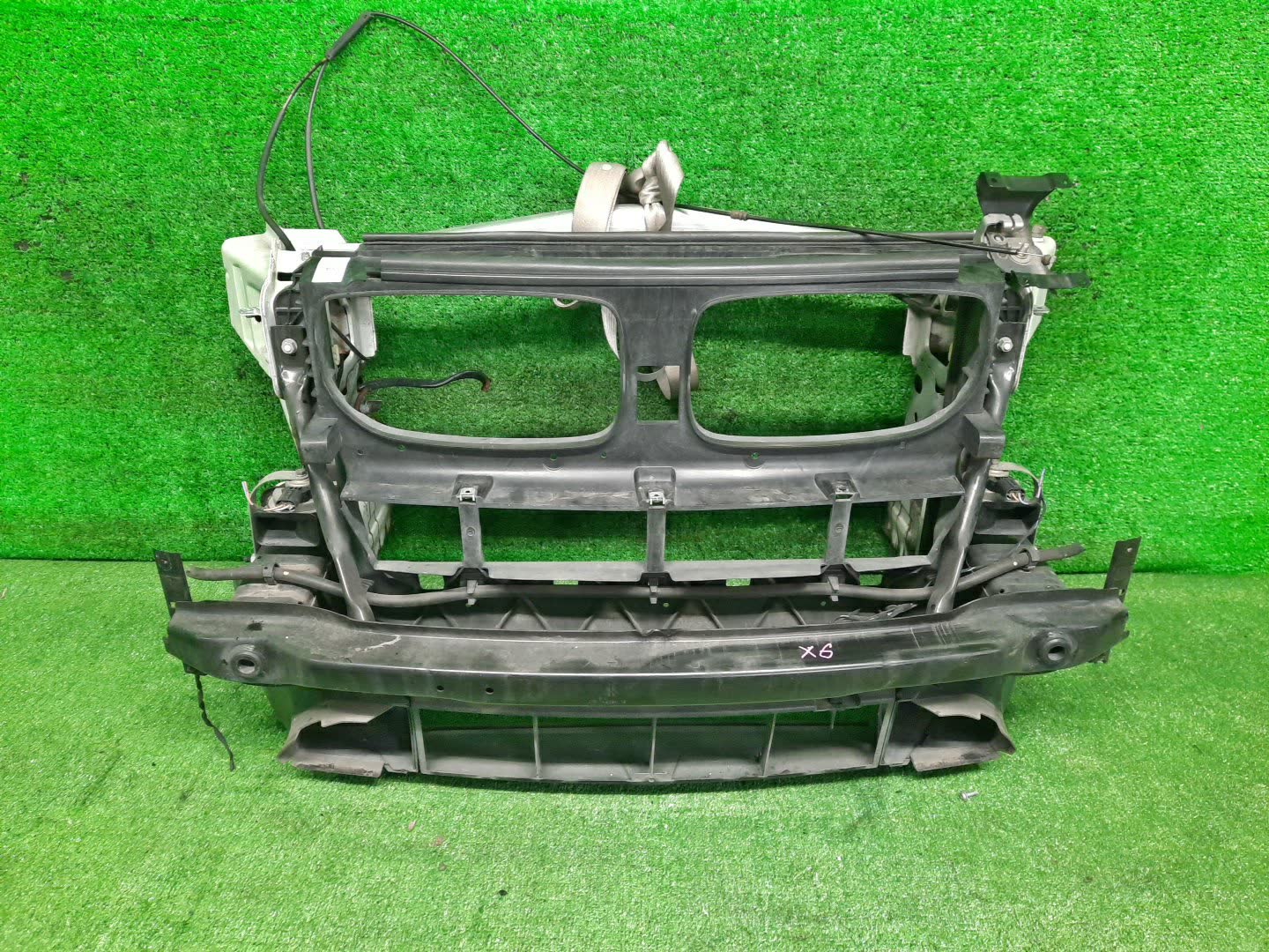 Рамка радиатора BMW X6 E71 9710 1 ракурс