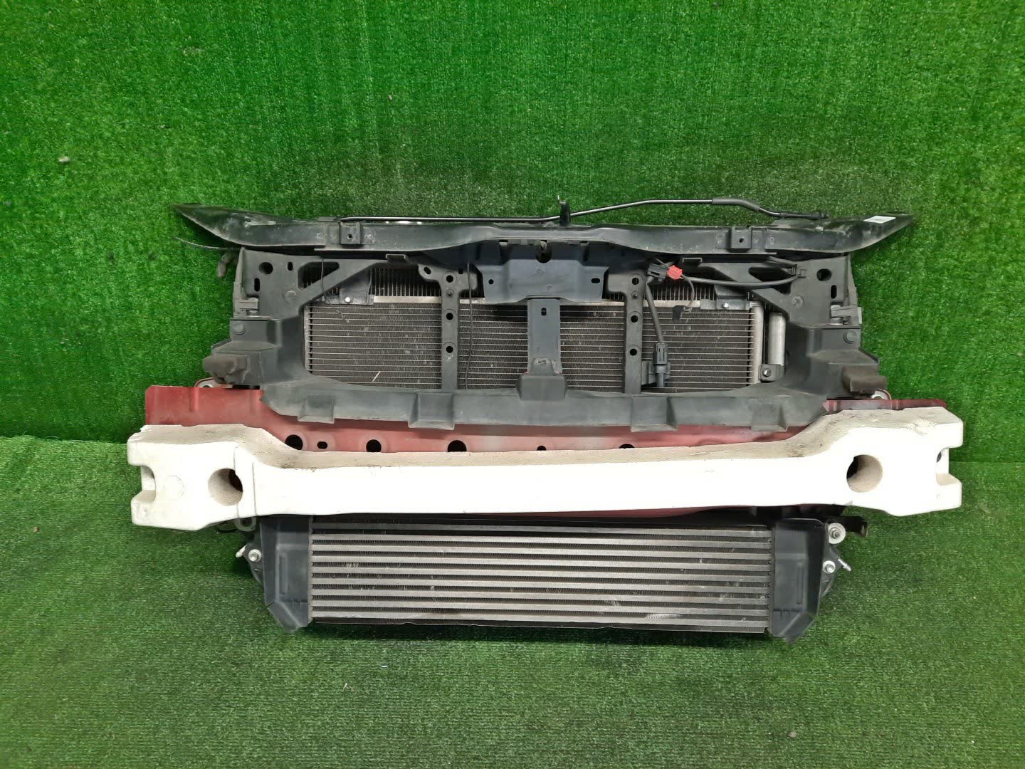 Рамка радиатора MAZDA CX-5 KE5AW, KE5FW, KEEAW, KEEFW, KE2AW, KE2FW SH-VPTS 1697 1 ракурс Рамка радиатора MAZDA CX-5 KE5AW, KE5FW, KEEAW, KEEFW, KE2AW, KE2FW SH-VPTS 1697 1 ракурс