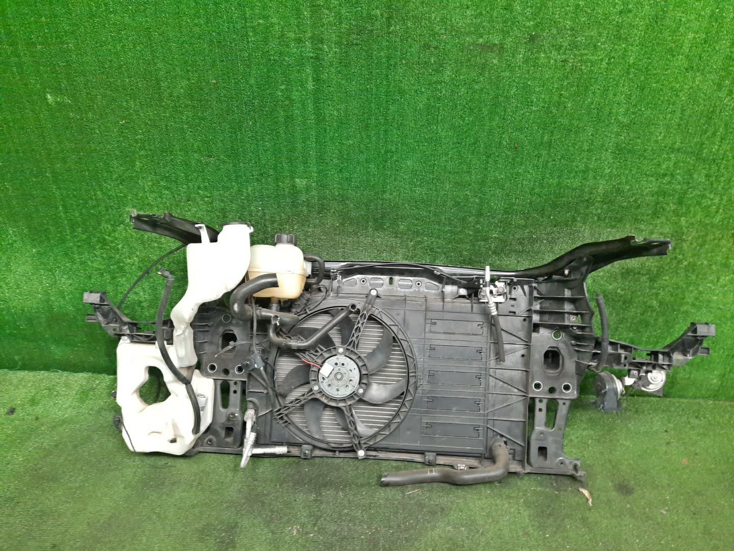Рамка радиатора MINI HATCH R56 N12B16AA 1727 2 ракурс