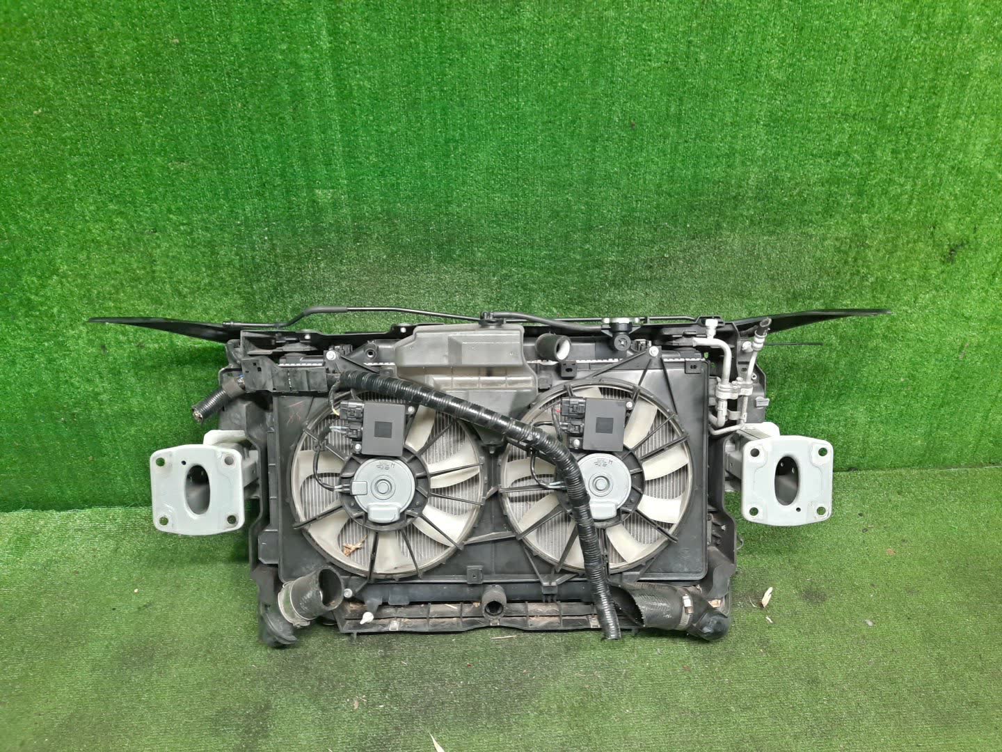 Рамка радиатора MAZDA ATENZA, 6 GJ5FW, GJEFW, GJ2FW SH-VPTR 1728 2 ракурс