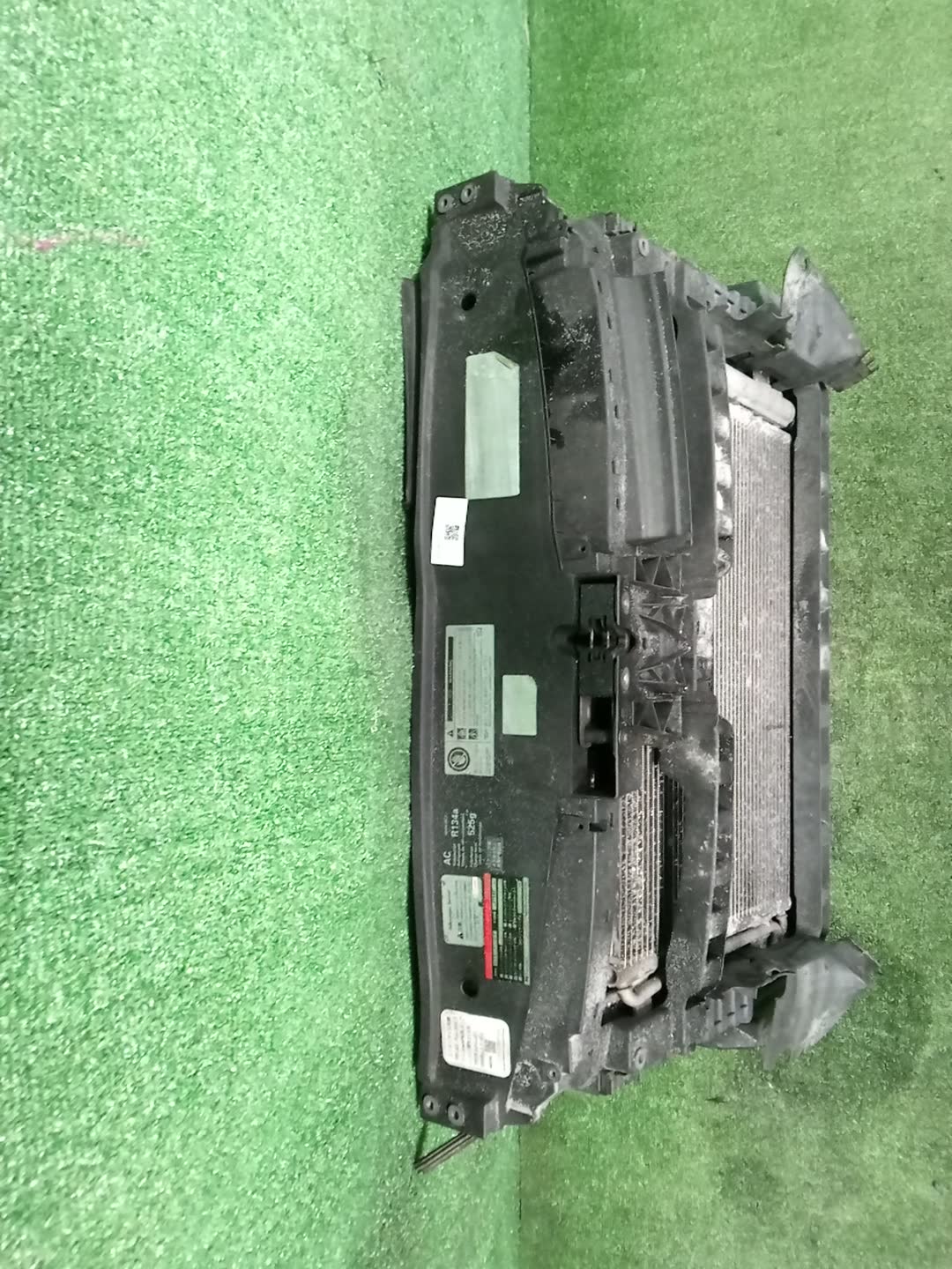 Рамка радиатора VOLKSWAGEN GOLF 5K1, MK6, AJ5 CAX 1805 2 ракурс