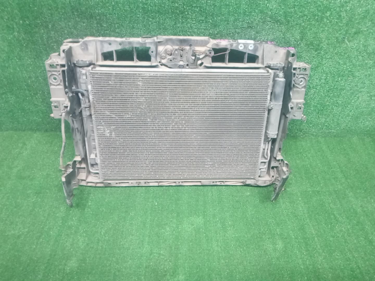 Рамка радиатора NISSAN ELGRAND E52 QR25DE 1839 1 ракурс