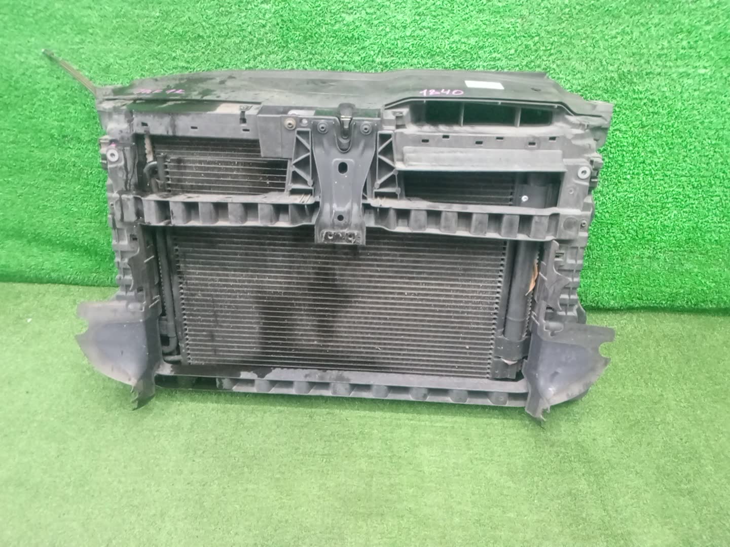 Рамка радиатора VOLKSWAGEN GOLF 5K1, MK6, AJ5 CAV 1840 1 ракурс