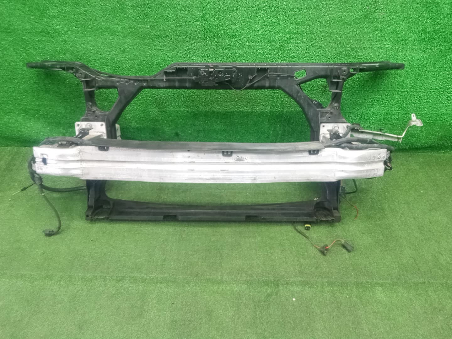 Рамка радиатора AUDI A4 8K2, B8, 8K5 1850 1 ракурс