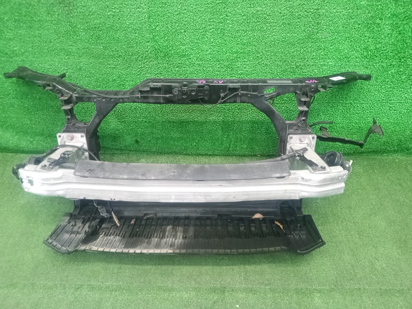 Рамка радиатора AUDI A4 8K2, B8, 8K5 1852 1 ракурс