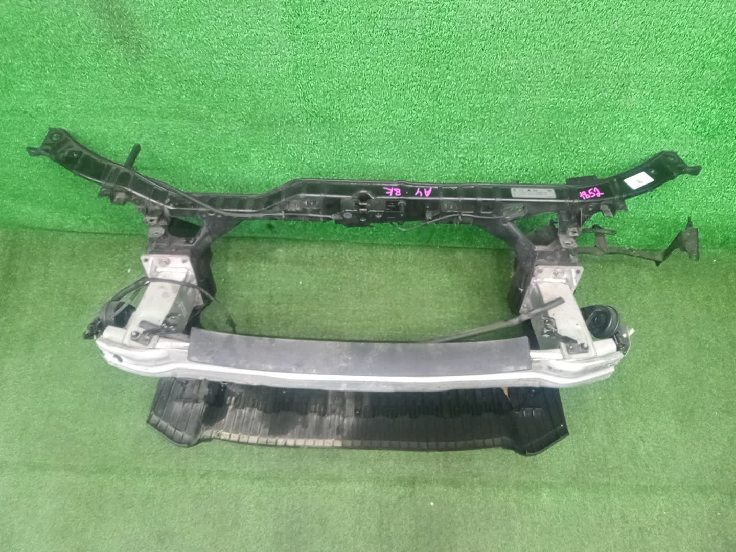 Рамка радиатора AUDI A4 8K2, B8, 8K5 1852 2 ракурс