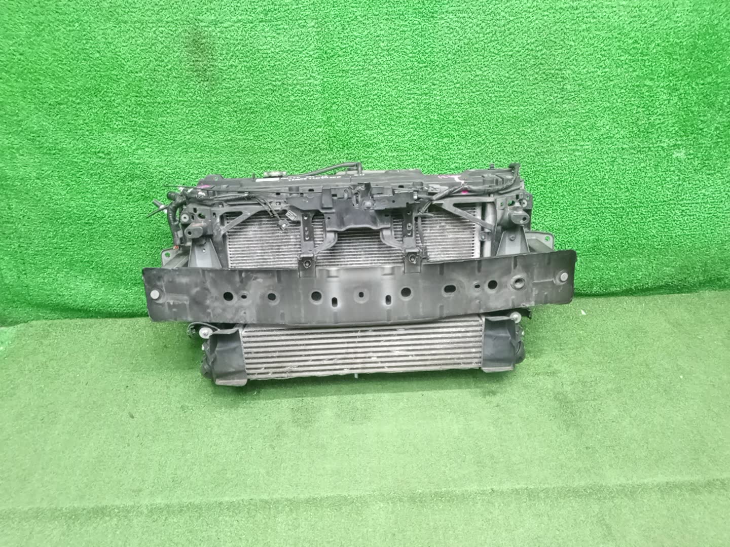 Рамка радиатора MAZDA ATENZA, MAZDA 6 GJ5FP, GJEFP, GJ2FP, GJ2AP, GJ526, GJ523 SH-VPTR 1879 1 ракурс Рамка радиатора MAZDA ATENZA, MAZDA 6 GJ5FP, GJEFP, GJ2FP, GJ2AP, GJ526, GJ523 SH-VPTR 1879 1 ракурс