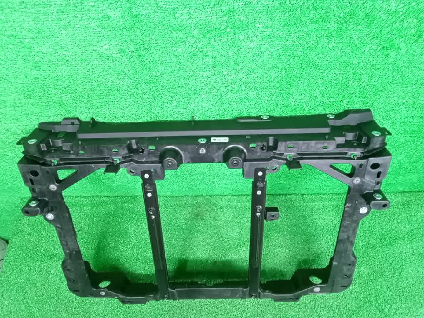 Рамка радиатора MAZDA CX-5 KF5P, KF2P, KFEP K123-53-110B 2 ракурс Рамка радиатора MAZDA CX-5 KF5P, KF2P, KFEP K123-53-110B 2 ракурс