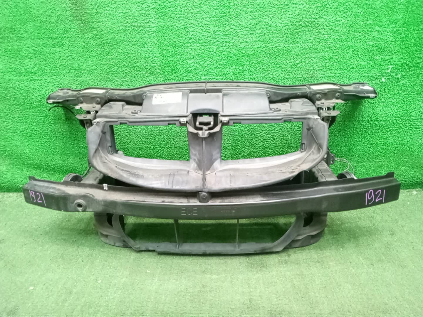 Рамка радиатора BMW 3-Series, 335xi, 320i, 318i, 325xi, 325i E90, E91 N46B20BB 1921 1 ракурс