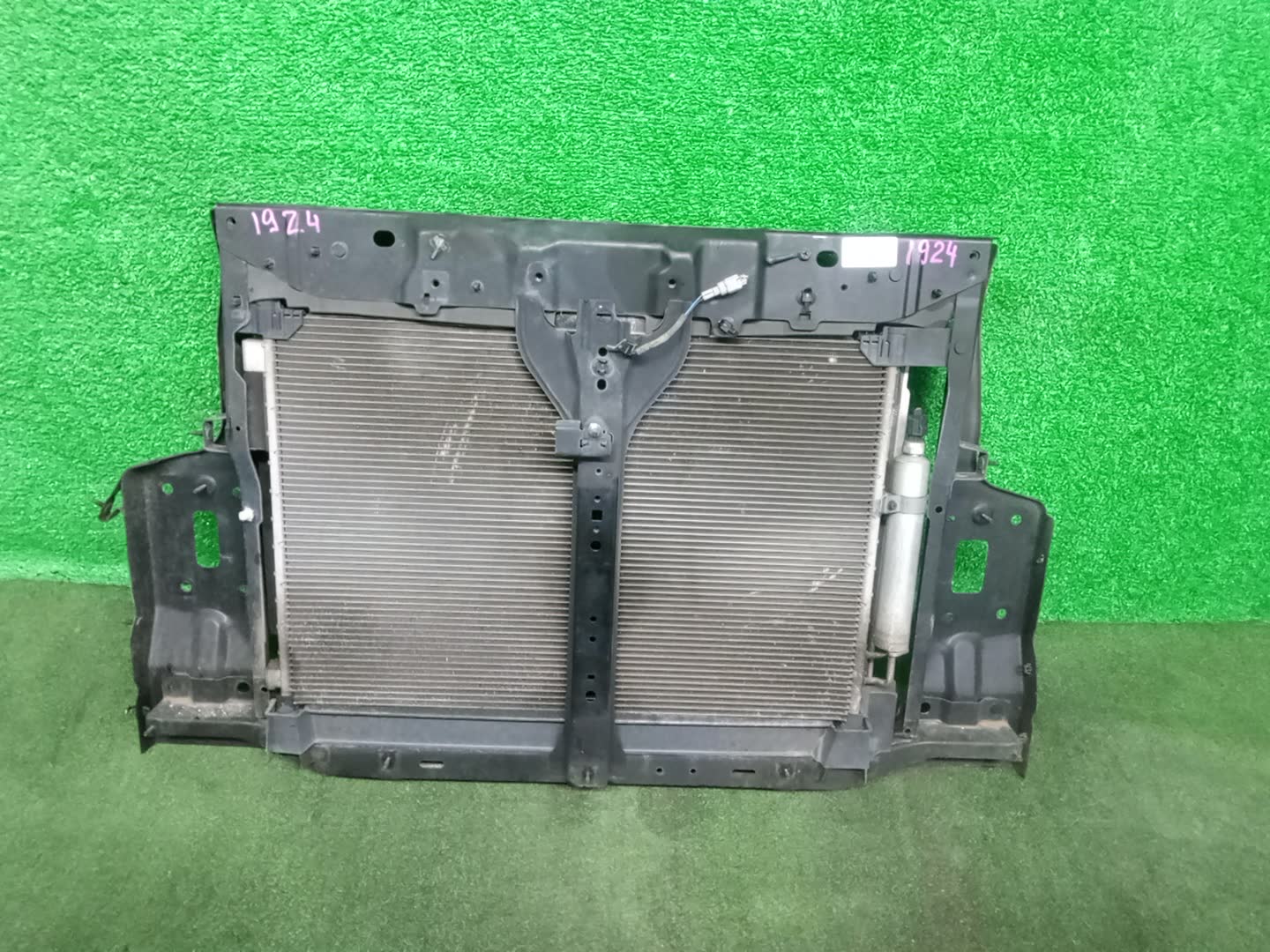 Рамка радиатора NISSAN SERENA NC26, FPC26, FNPC26, HC26, C26, HFC26, FC26, FNC26 MR20DD 1924 1 ракурс