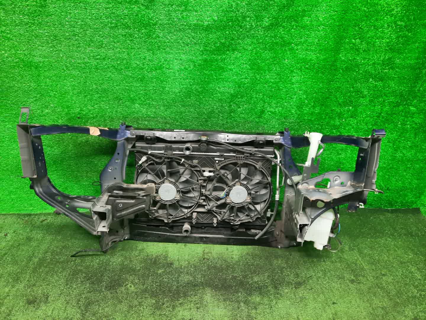 Рамка радиатора NISSAN SERENA GNC27 MR20DD 1954 5 ракурс