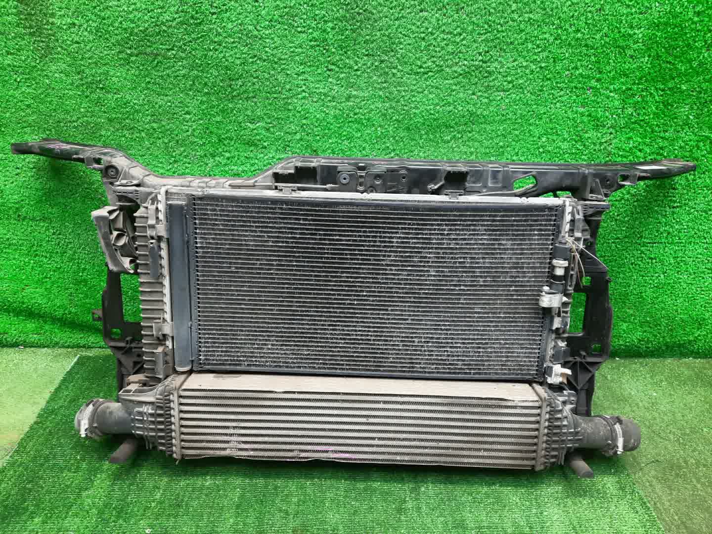 Рамка радиатора AUDI A4 8K2, B8, 8K5 CDN 1989 1 ракурс