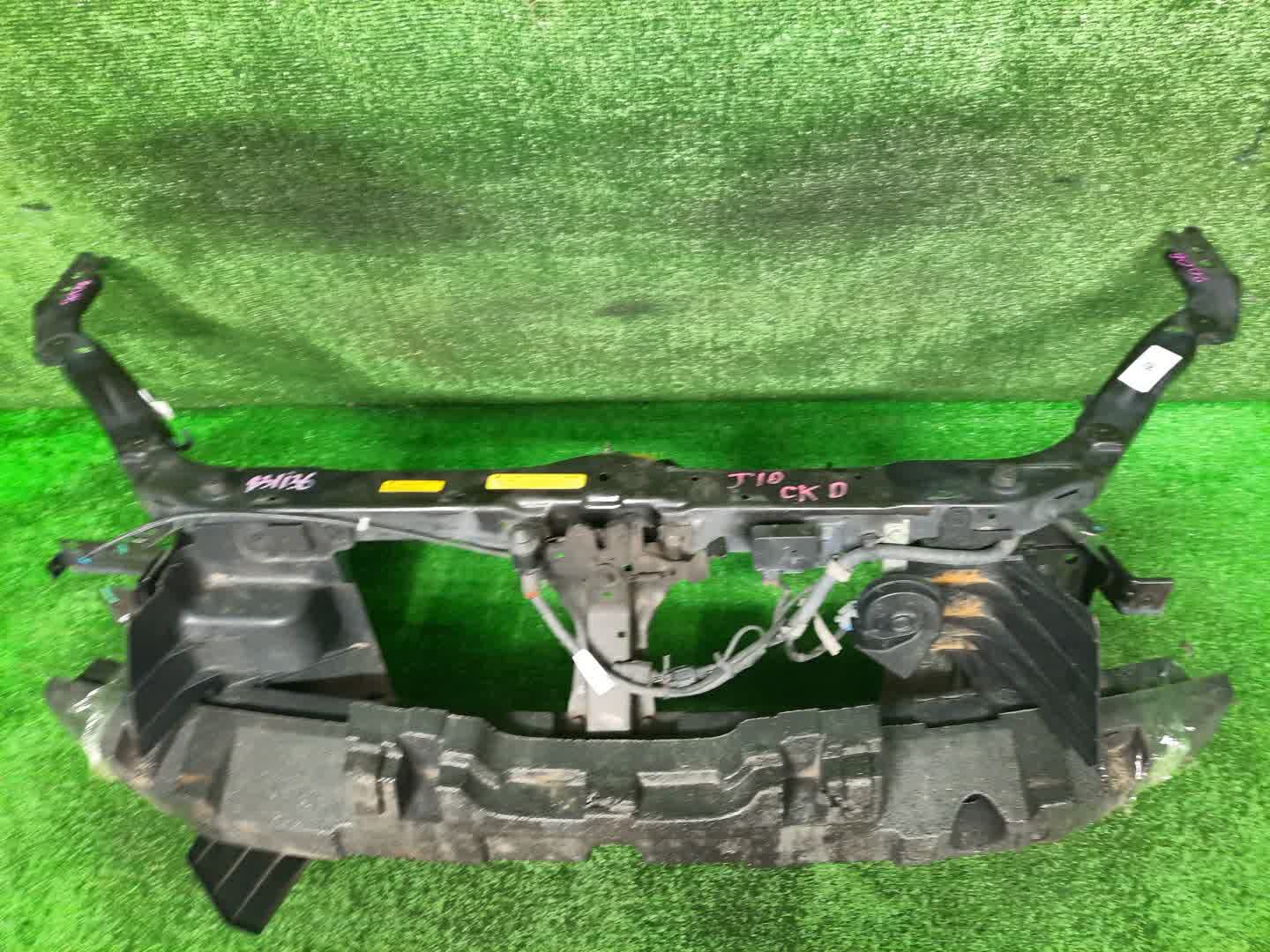 Рамка радиатора NISSAN DUALIS J10, KNJ10, KJ10, NJ10 MR20DE 2006 2 ракурс