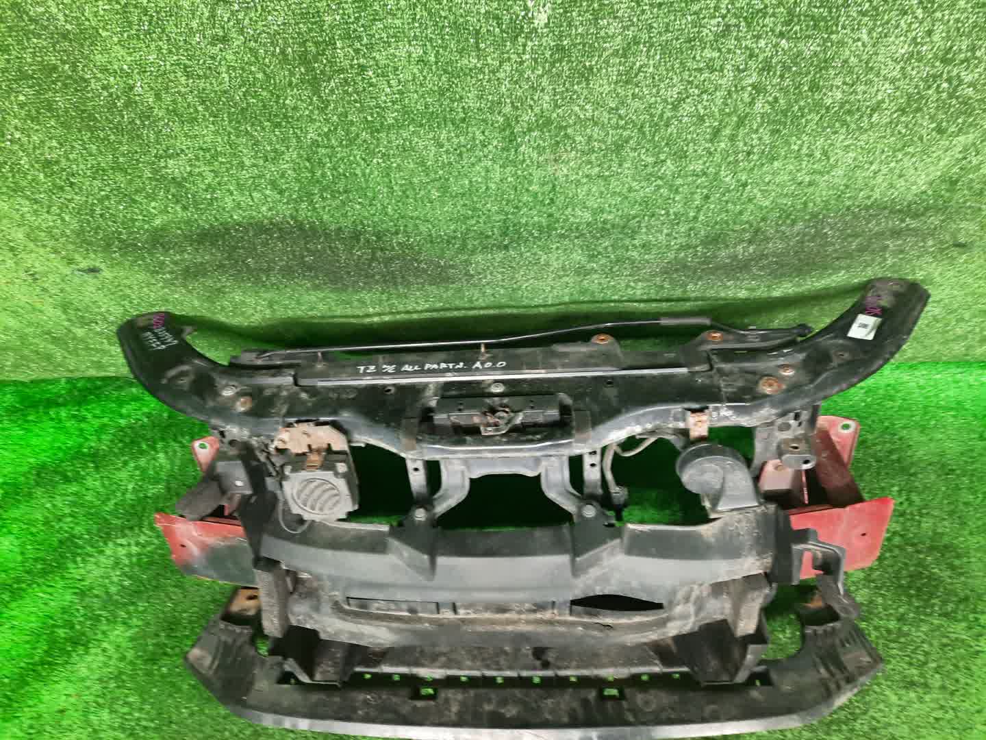 Рамка радиатора MAZDA AXELA, MAZDA 3, 3 BMLFS, BM6FJ, BM2AS, BM2FP, BM2AP, BM5FP, BM5FS, BM5AS, BM5AP, BM2FS, BYEFP, BMEFS, BM 2007 2 ракурс Рамка радиатора MAZDA AXELA, MAZDA 3, 3 BMLFS, BM6FJ, BM2AS, BM2FP, BM2AP, BM5FP, BM5FS, BM5AS, BM5AP, BM2FS, BYEFP, BMEFS, BM 2007 2 ракурс