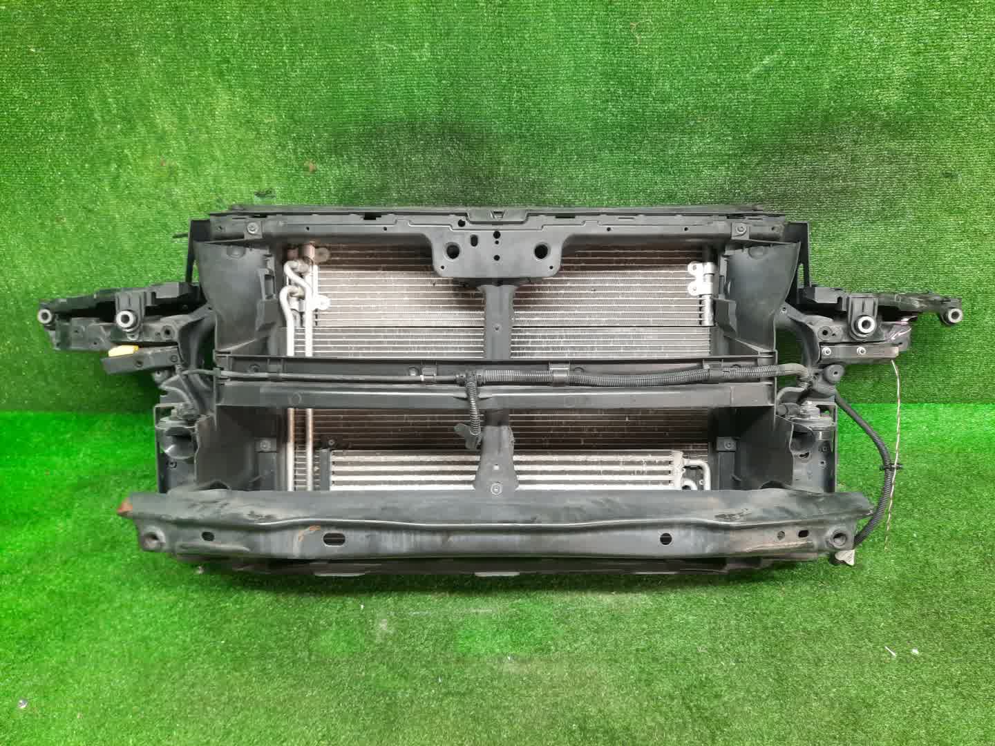 Рамка радиатора VOLKSWAGEN TOUAREG 7L6, 7L7, 7LA 2010 1 ракурс