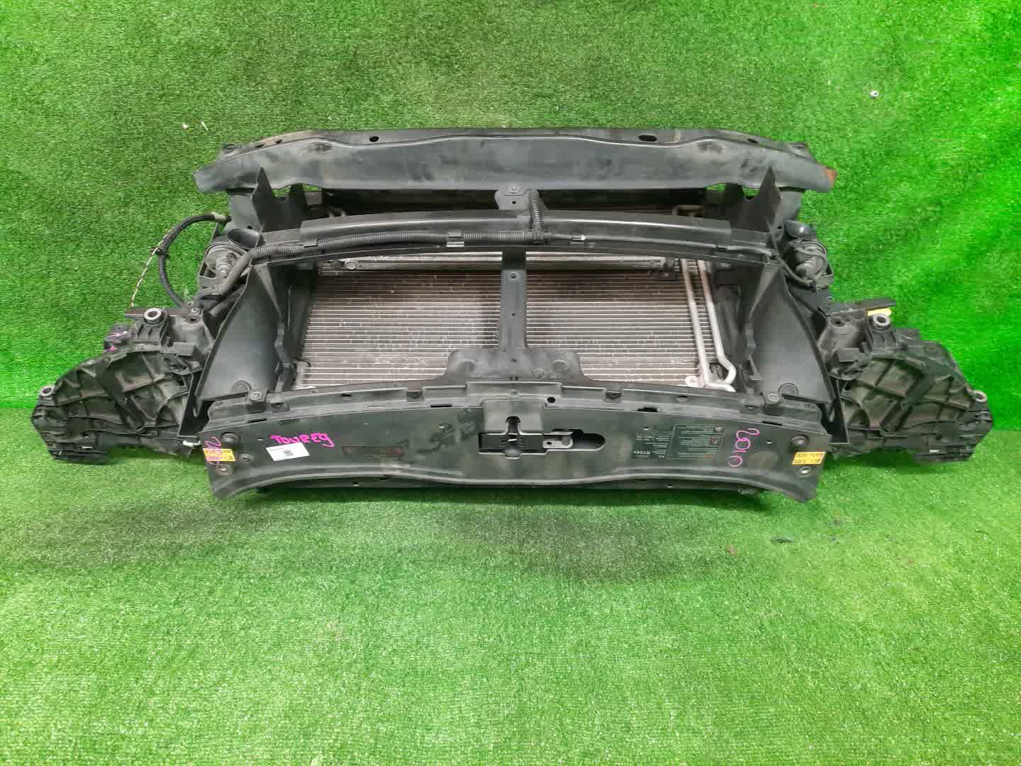 Рамка радиатора VOLKSWAGEN TOUAREG 7L6, 7L7, 7LA 2010 2 ракурс
