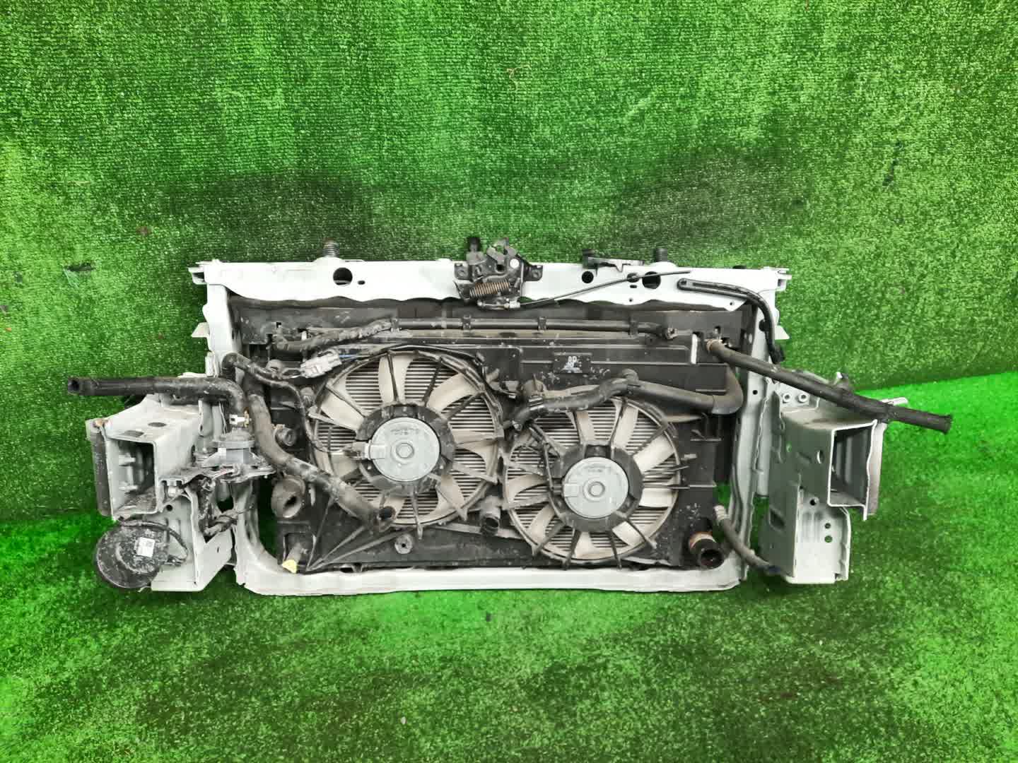 Рамка радиатора TOYOTA PRIUS ALPHA ZVW41W, ZVW40W 2ZR-FXE 0013 2 ракурс