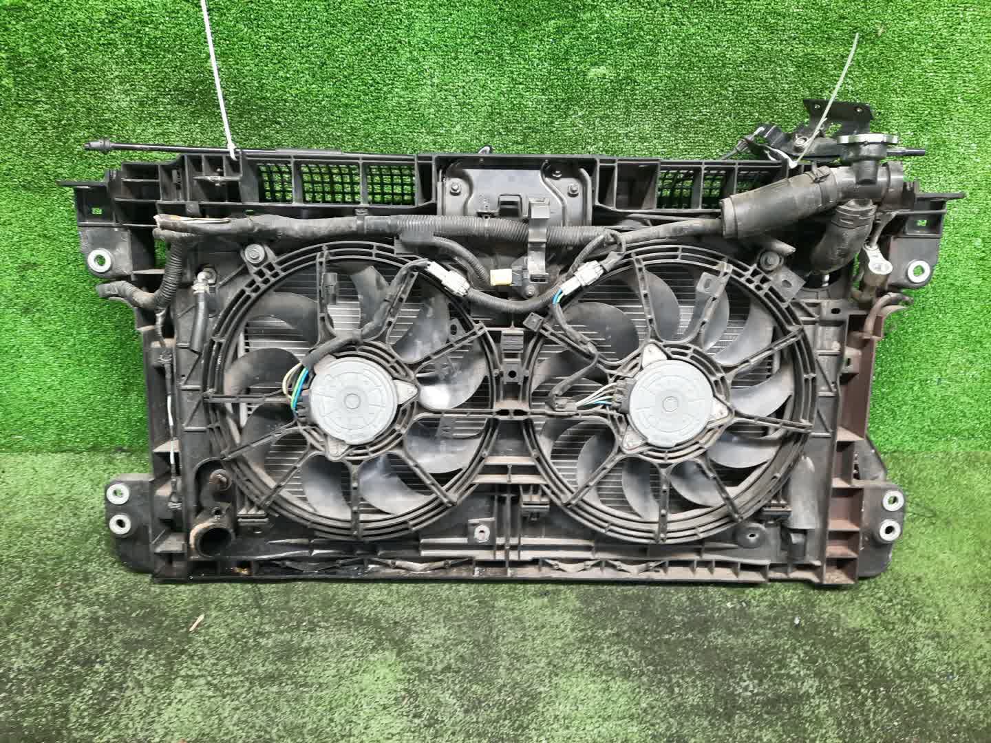 Рамка радиатора NISSAN TEANA TNJ32, PJ32, J32 VQ25DE 0164 3 ракурс