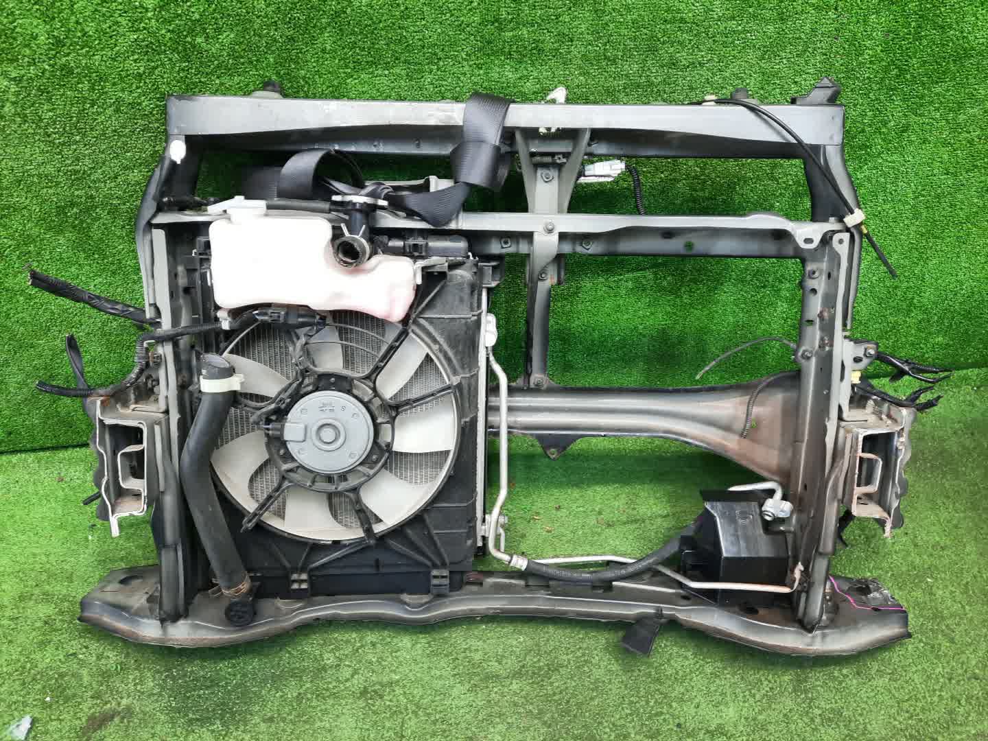 Рамка радиатора DAIHATSU MOVE CANBUS LA810S KF 0184 3 ракурс