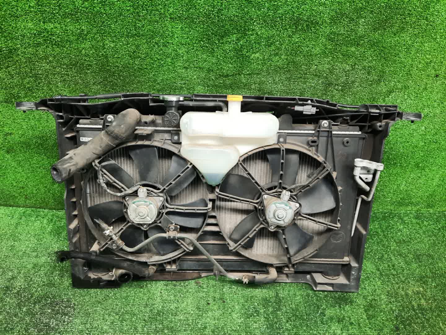 Рамка радиатора MAZDA ATENZA, MAZDA 6, 6 GH5FP, GH5AP, GH5AS, GH5FS, GHEFP, GHEFS, GH5AW, GH5FW, GHEFW, GH L5-VE 0204 4 ракурс