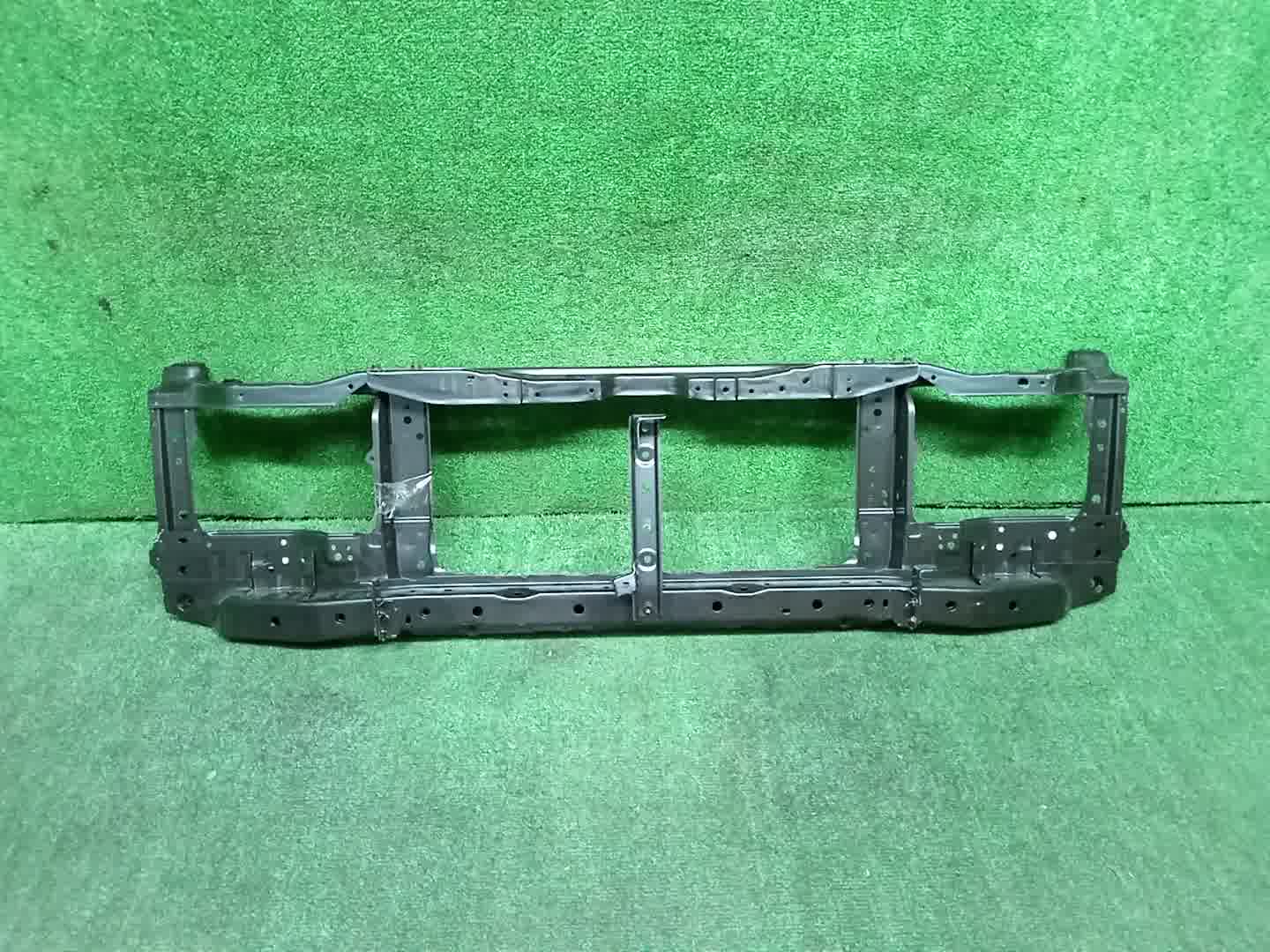 Рамка радиатора TOYOTA LAND CRUISER HZJ71 53210-60520 1 ракурс