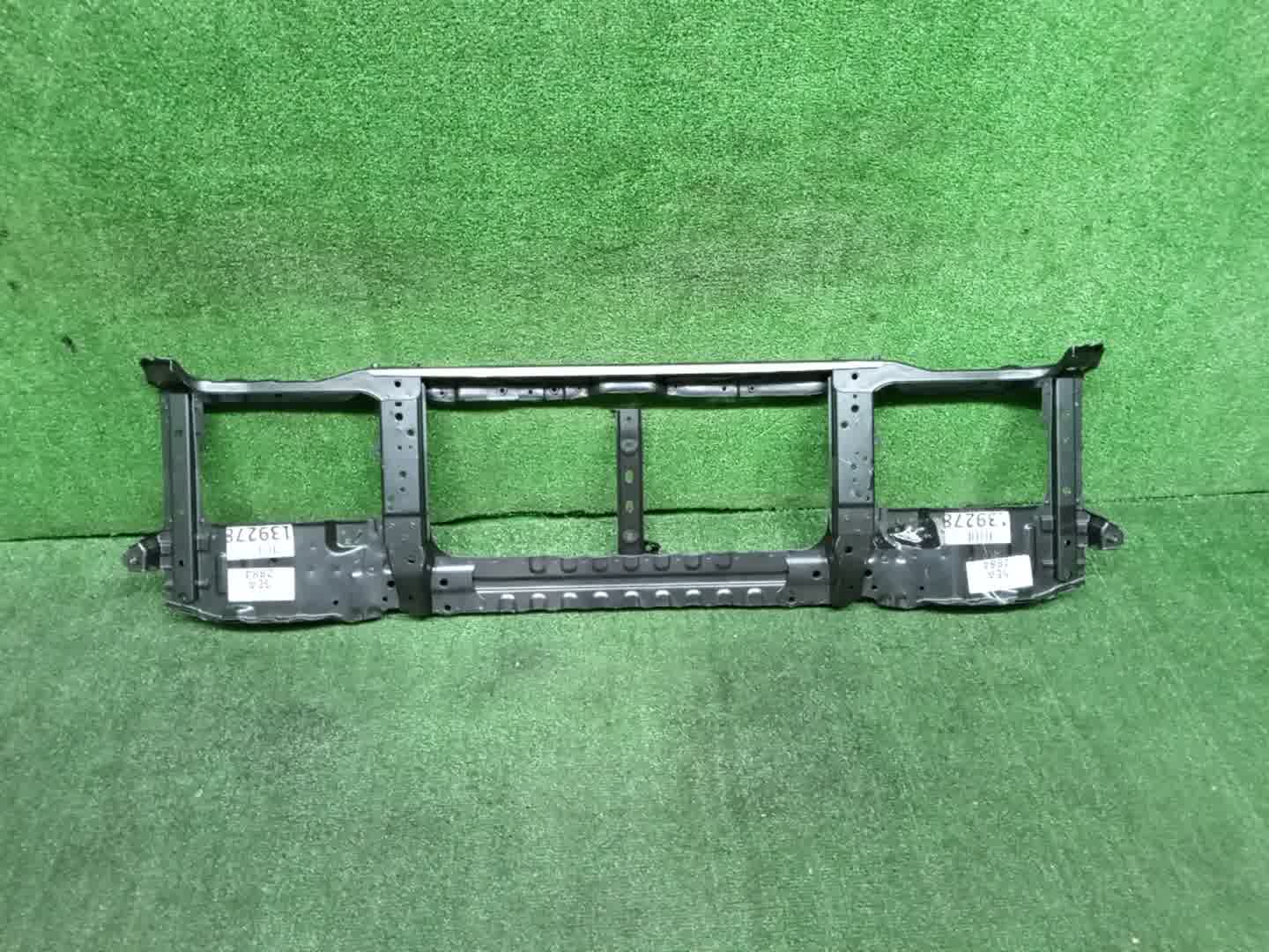 Рамка радиатора TOYOTA LAND CRUISER HZJ71 53210-60520 2 ракурс